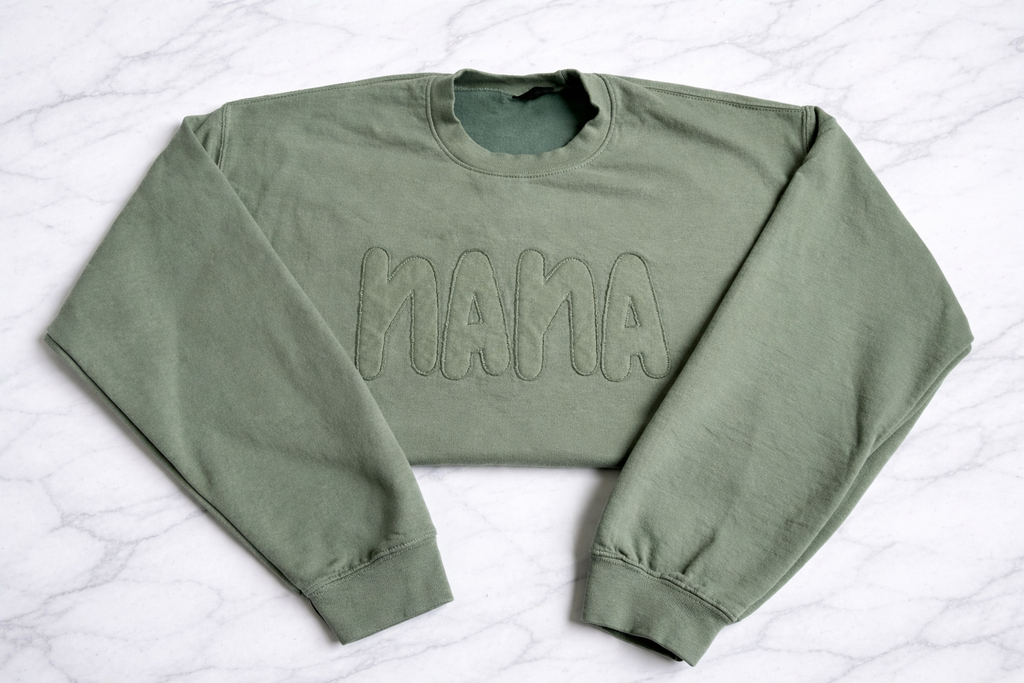 Nana Monotone Appliqué Crewneck